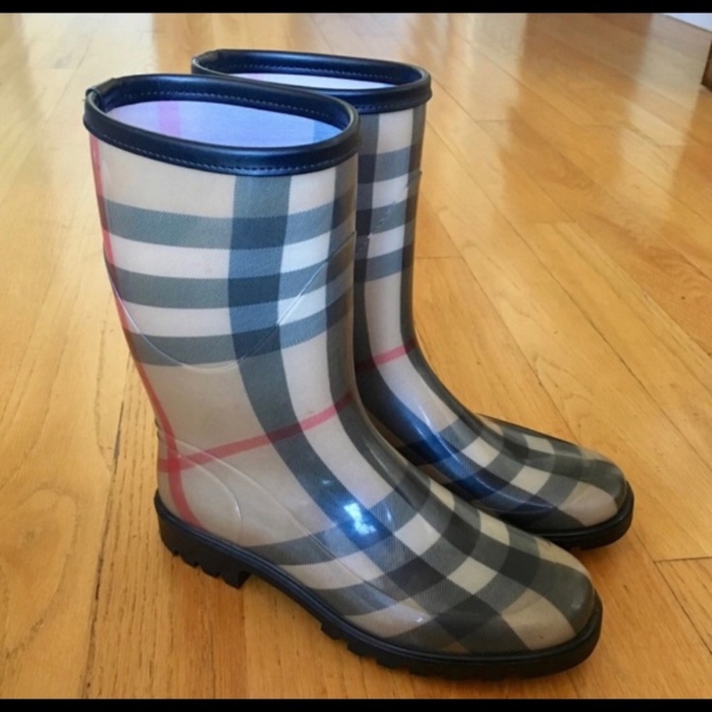 BURBERRY Mid-Calf Rain Boots.